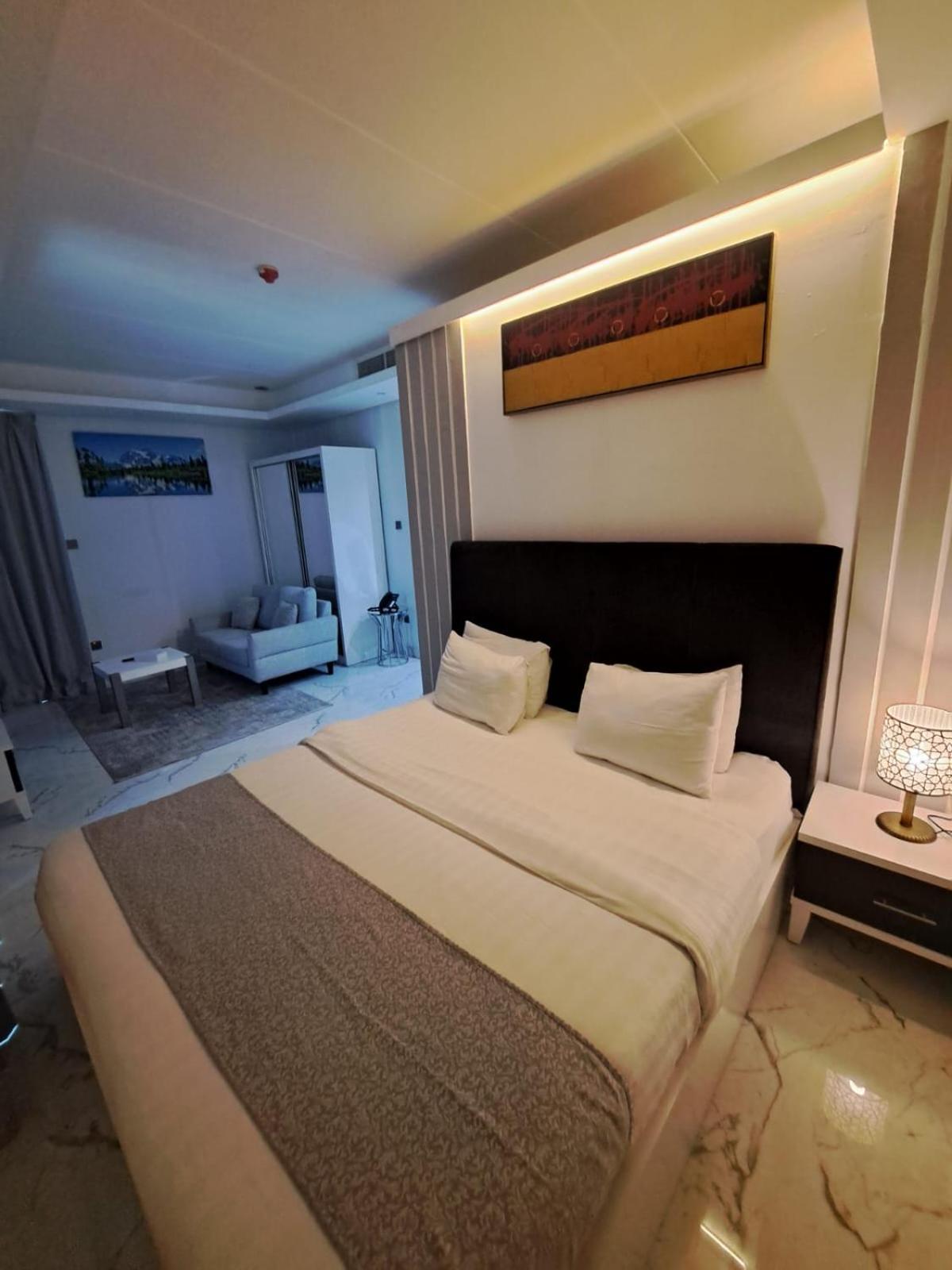 Al Safwa One Apartment Al Hidd Exterior photo