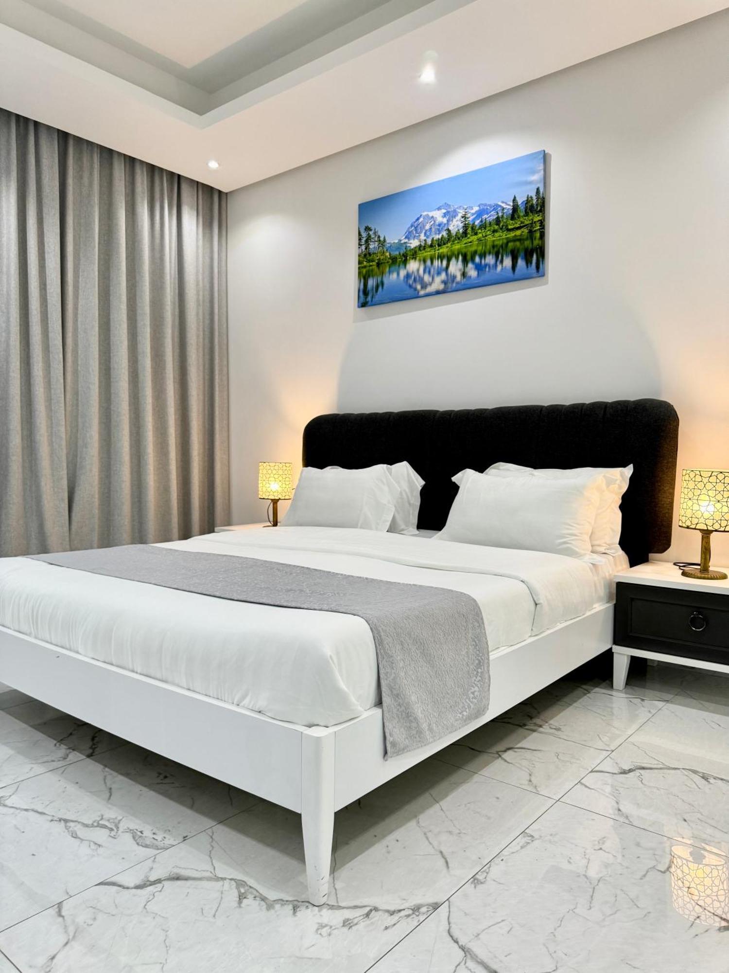 Al Safwa One Apartment Al Hidd Exterior photo